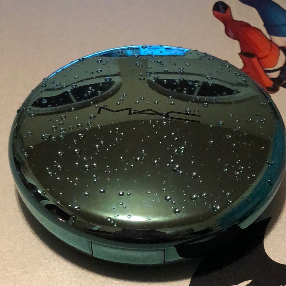 Mac Aquatics Golden Bronzing Powder